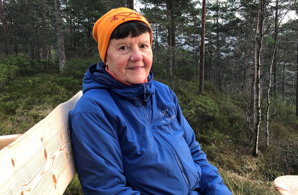 LIKAR MEG BEST UTE: Kirsten Dalane Kleivane (70)  er glad i naturen og trivest aller best ute på tur. Ho definerer seg sjølv som over gjennomsnittet turglad. 