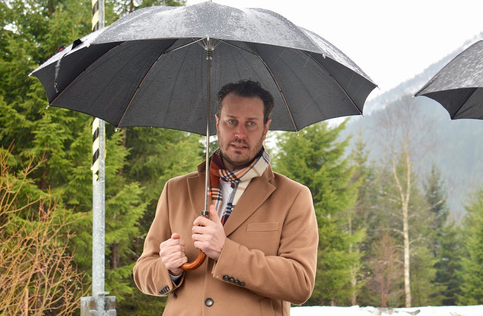 Stortingsrepresentant Helge André Njåstad (Frp) under besøk i Samnanger tidlegare dette året.