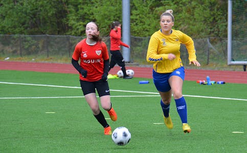 EFFEKTIV: Kristina Langeland Haugsbakk skåra Samnanger sitt andre mål under kampen mot Loddefjord. 