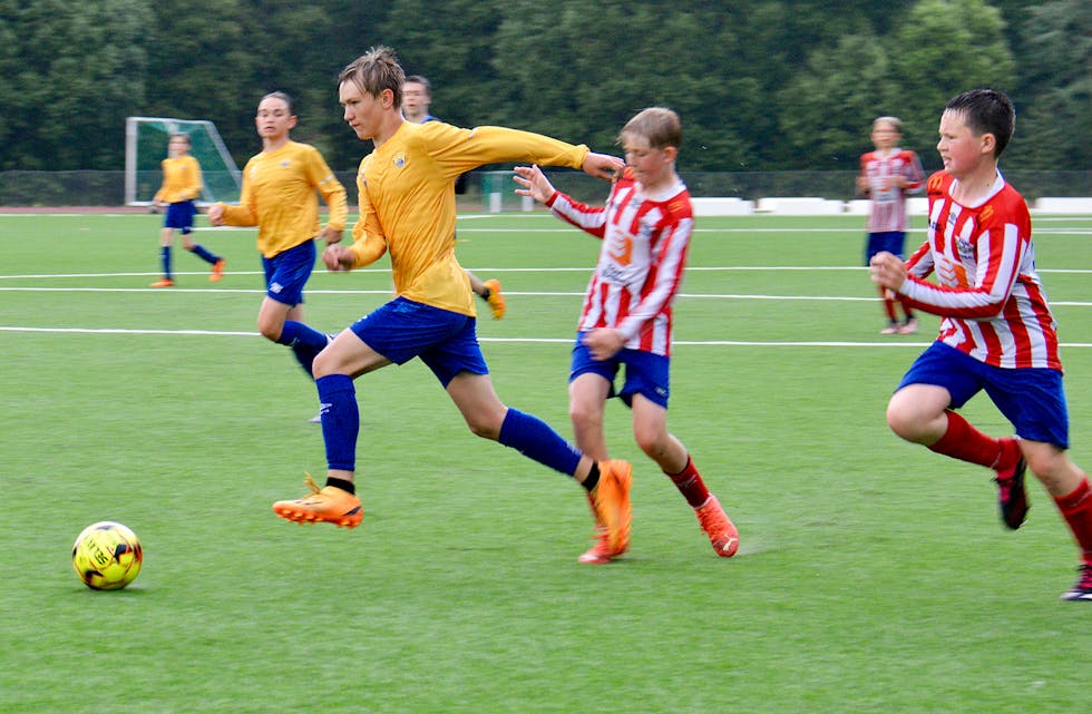 TOPPSKÅRAR: Thomas Nymark Skåla bidrog med heile fire mål under kampen mot Fana 2.