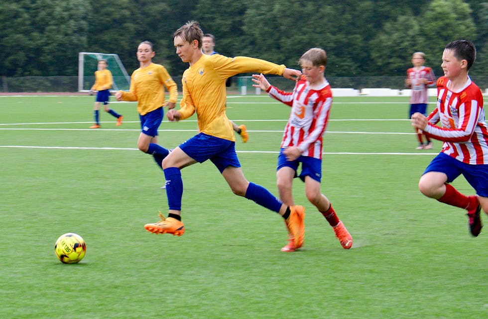 TOPPSKÅRAR: Thomas Nymark Skåla bidrog med heile fire mål under kampen mot Fana 2.