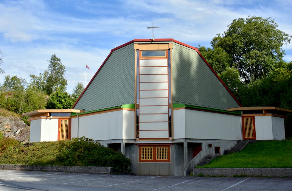 NETT hoved kyrkja på haga sommar RBG