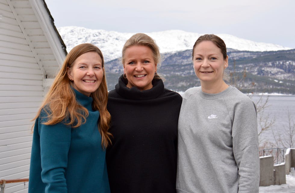 ENGASJERTE: F.v. Laila Grønn-Jensen, Irene Ullensvang og Meline Heimdal Haugland er nokre av dei tilsette i kommunen som jobbar for at Samnanger skal verta endå betre å veksa opp i.