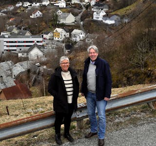 VIL HA INNSPEL: Ordførar Karl Kollbotn og konsulent Aina Tjosås oppmodar alle samningar til å koma med forslag til framtidig utvikling av kommunen.
