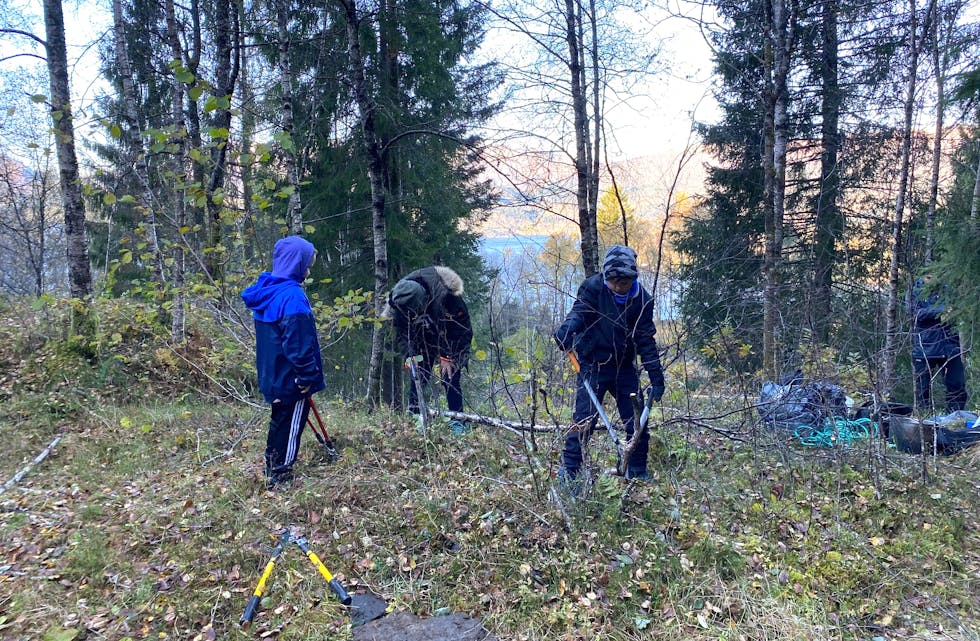 UTELEIK: Grendahagen skal mellom anna hjelpa elevane med å utvikla naturglede, respekt for naturen og klima- og miljømedvit.