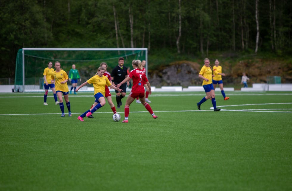 HAT-TRICK: Dina Aadland Bolstad slo til med tre mål mot Smørås. Bilete frå ein tidlegare kamp.