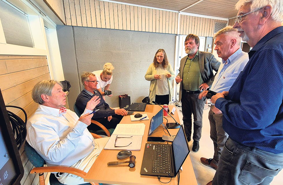 VILLE IKKJE INNGÅ KOMPROMISS:
Fleirtalet, her representert ved (f.v.) ordførar Karl Kollbotn, varaordførar Arild Røen, Malin Foss-Reistad (H), Gunn Totland Moss (KrF), Øyvind Røen (Sp), Audun Johannes Yndestad (FrP) og Odd Arne Haga (FrP), røysta alle for å arbeida vidare med Nordborg som lokale for «inkluderande fritidstilbod». Berre Malin Foss-Reistad var villig til å greia ut eit alternativ på Bjørkheim, men dette fall under avrøystinga.