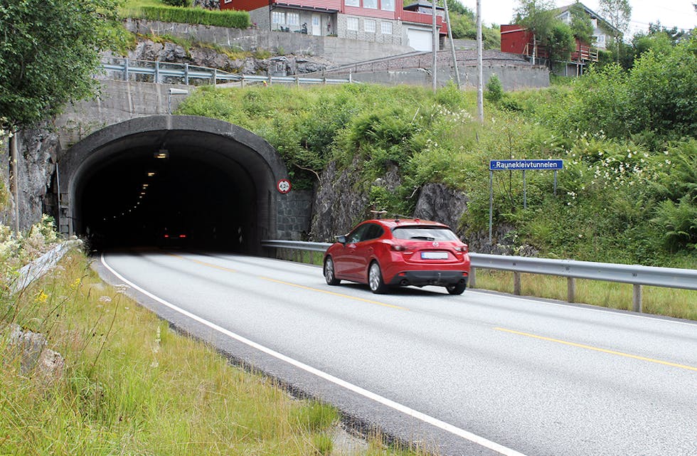 VAR STENGT: Onsdag var to utanlandske mc-førarar i ei ulukke her.