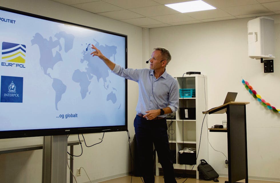 STØRRE SAMANHENG: Håkon Skulstad fortalde at politiet også må ha eit globalt perspektiv i kampen mot kriminalitet.