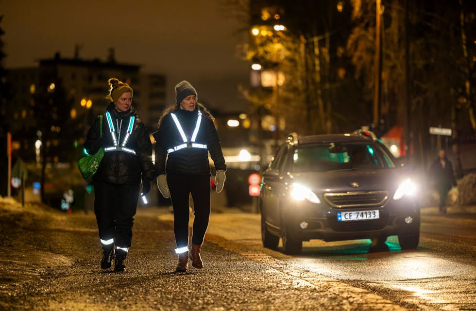 LIVREDDAR: Nærmare halvparten av alle vaksne i Noreg brukar refleks. Det er for få, meiner Trygg Trafikk.