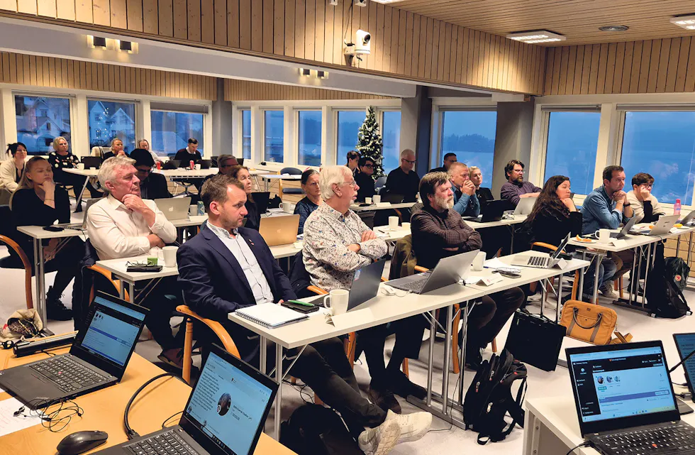 OPNA PENGESEKKEN:
Eit samla kommunestyre vedtok sist torsdag å dobla løyvinga til sportshallen i Hagabotnane – frå 25 til 50 millionar kroner.