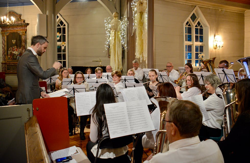 TRUFASTE UTØVARAR: Ein julekonsert utan Tysse og Nordbygda musikklag er nærmast utenkeleg. Her frå fjorårets konsert.
