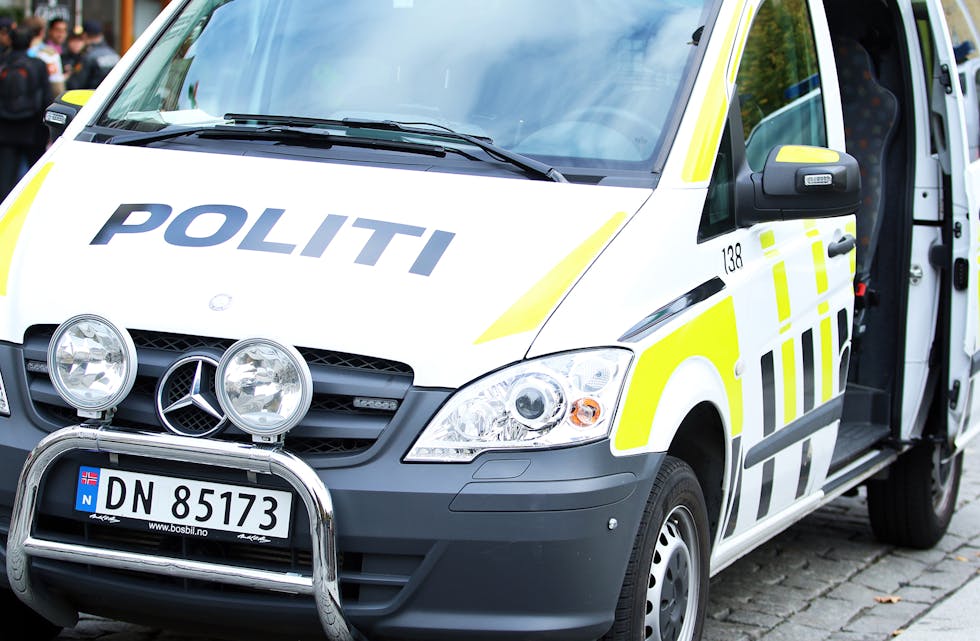 NETT politibil hoved RBG - Marianne sin iMac