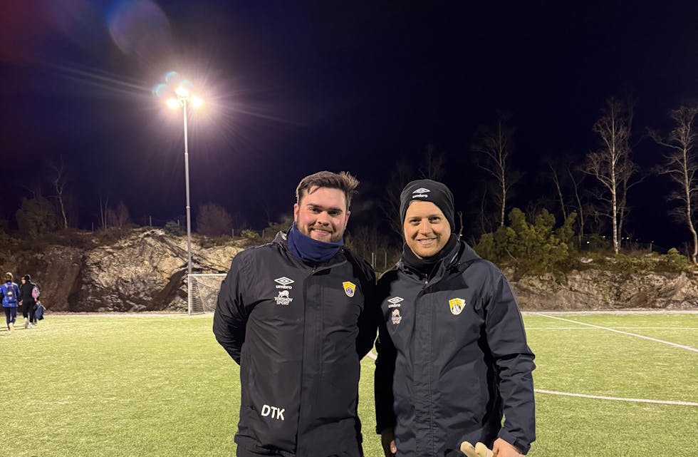 TEK OVER: Daniel Tveiterås Knutsen (t.v.) og Magnus Fivelsdal Pedersen etter ei treningsøkt med Samnanger a-lag.