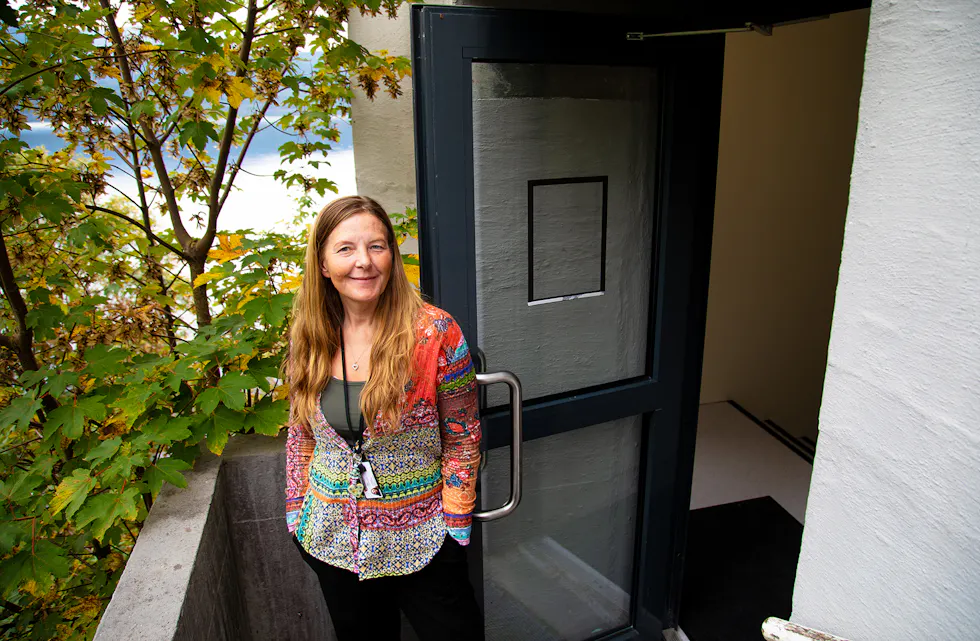 HAR KUTTA KOSTNADER: Det har vorte rimelegare å driva barnevernet i Samnanger medan Laila Grønn-Jensen har vore leiar. No seier ho takk for seg, og er klar for å gje stafettpinnen vidare.