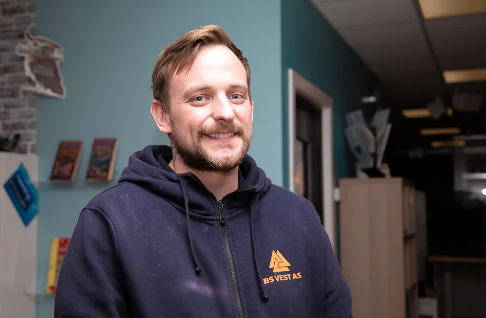 POSITIV: Ruben Rikstad i BS Vest AS seier verksemda sitt stålmottak i Raunekleiva kan ha særs positiv miljøeffekt.
