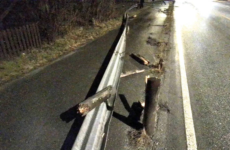 STORE SKADAR: Slik såg autovernet på Ådland ut etter eit trafikkuhell i desember.